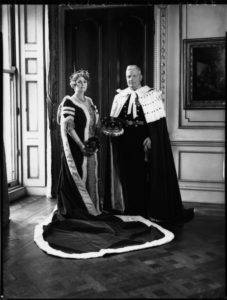 Gwendolen Florence Mary Guinness (née Onslow), Countess of Iveagh; Rupert Edward Cecil Lee Guinness, 2nd Earl of Iveagh. National Portrait Gallery.